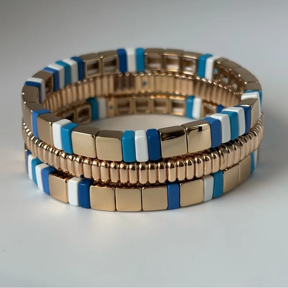 NWOT Roxanne assoulin set of three bracelets - Image 4