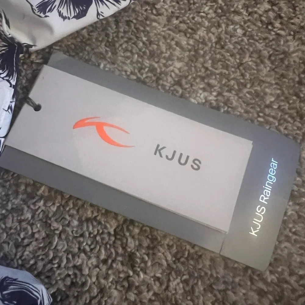 KJUS Raingear Dextra 2.5 Womens Jacket Floral Printed Size 38 Medium Regular NWT Black - Image 7