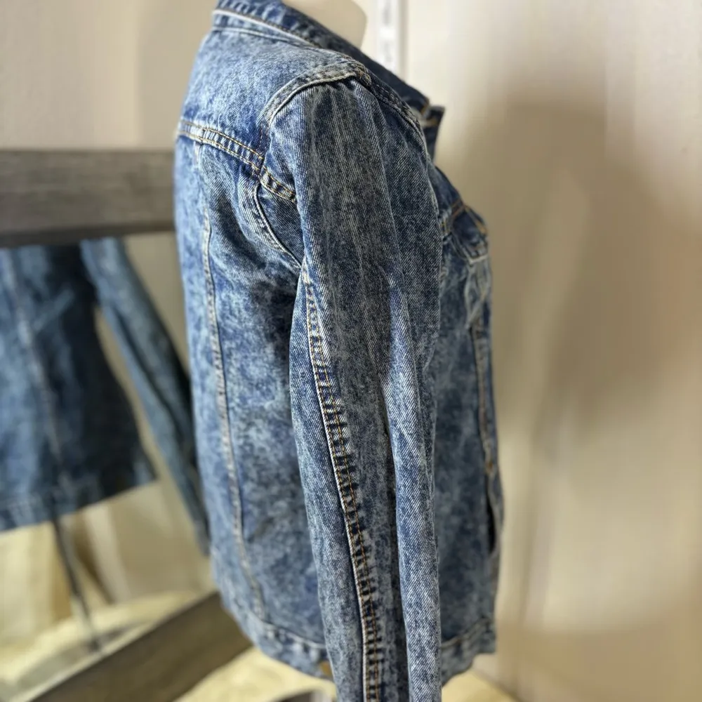 Blue and Gold Jean Jacket with Fitted Silhouette Size L - Image 9