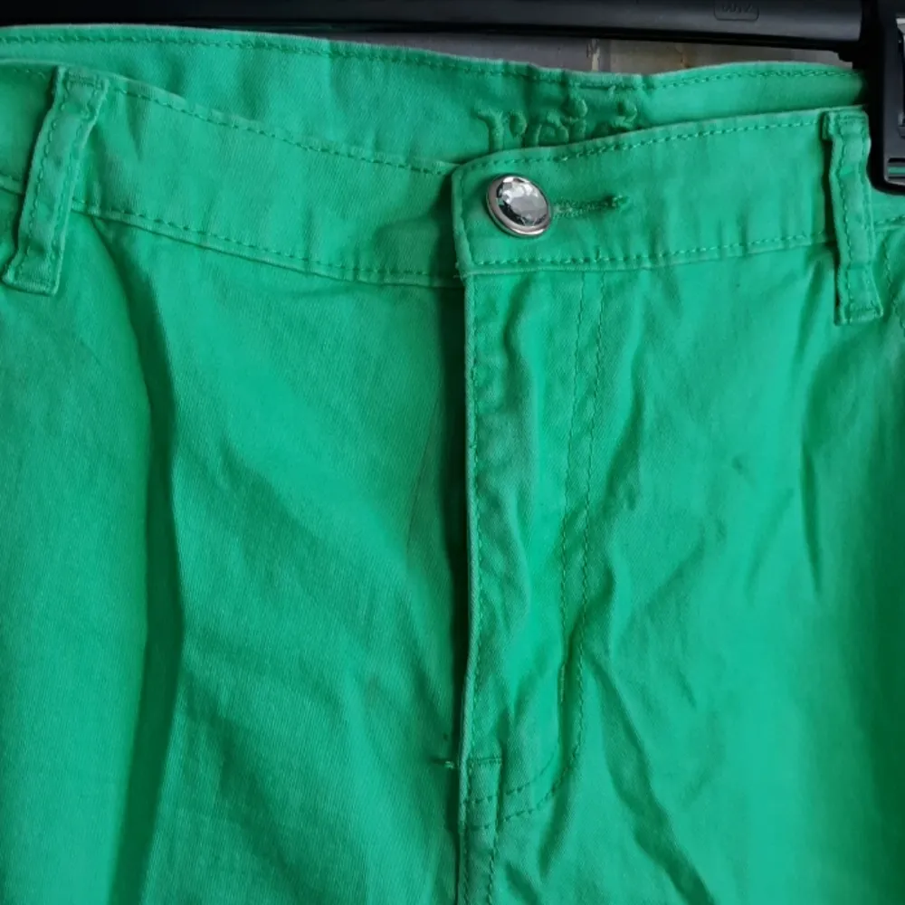 Reign Key Lime Green Skinny Jeans Size undefined - Image 2