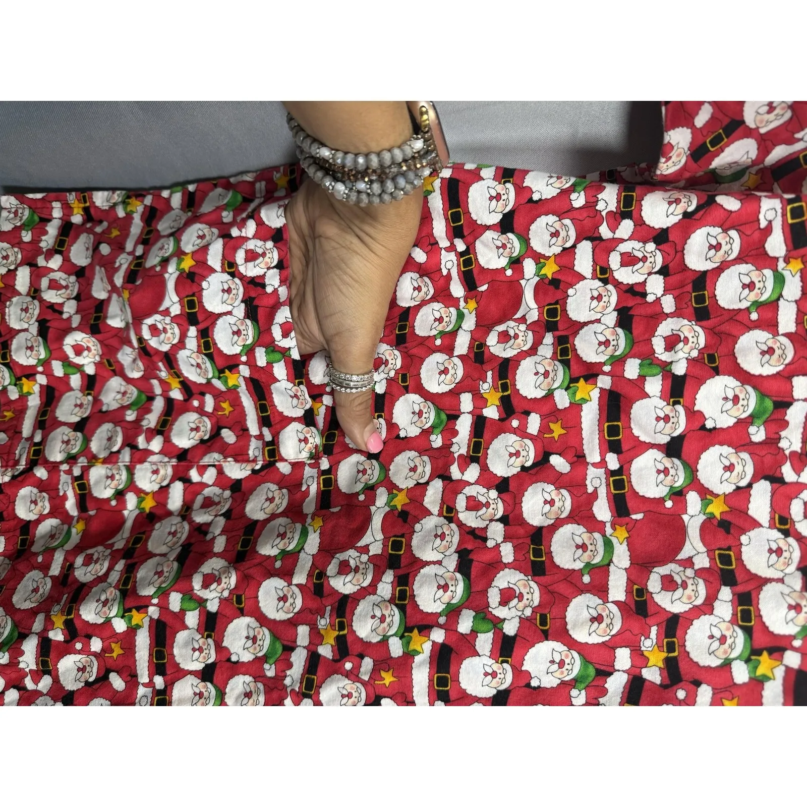 Peaches Uniforms Scrub Top Womens Large Red Santa Christmas V - Image 4