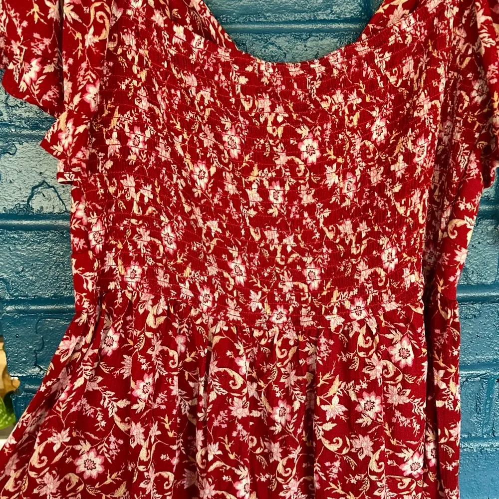 NWT Floral Flowy Blouse - Image 9