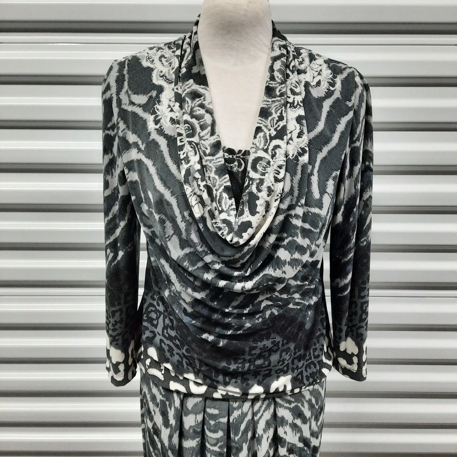 Chris McLaughlin Womens Dress Size 8 Gray Abstract Cowl Neck Office Chic Luxury - Image 3