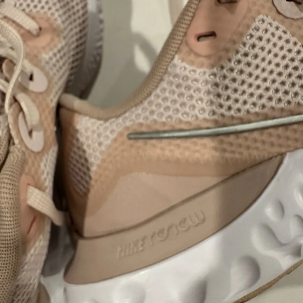 Nike Renew Run Women's Shoes‎ Size 8.5. - Image 8
