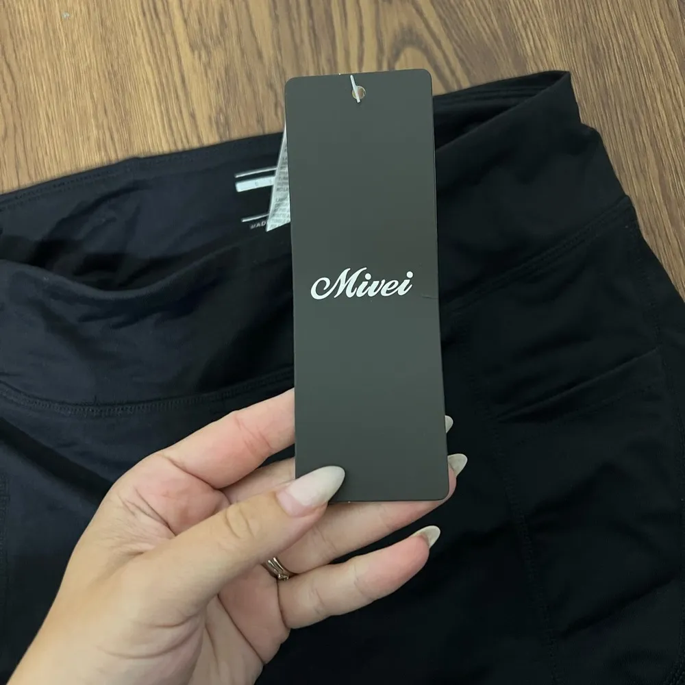 NWT Mivei Black Athletic Shorts Size Medium - Image 2