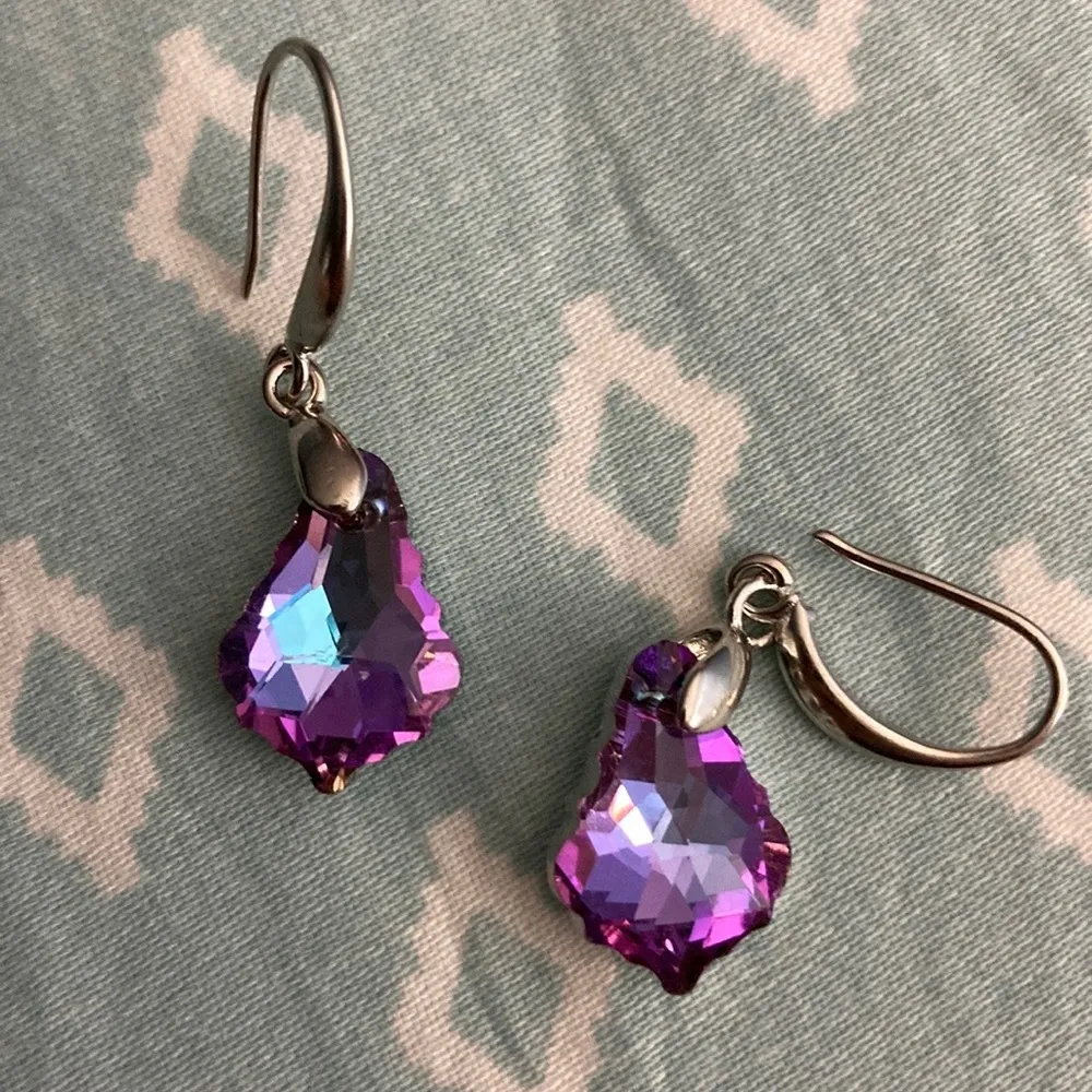 Amethyst Chevron  pierced earrings. - Image 3