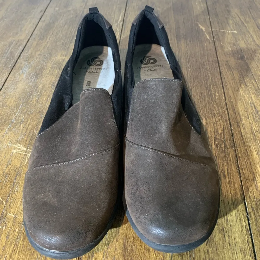 Cloud Steppers by Clarks Slip On Shoes Women Size 8.5 Brown - Image 2