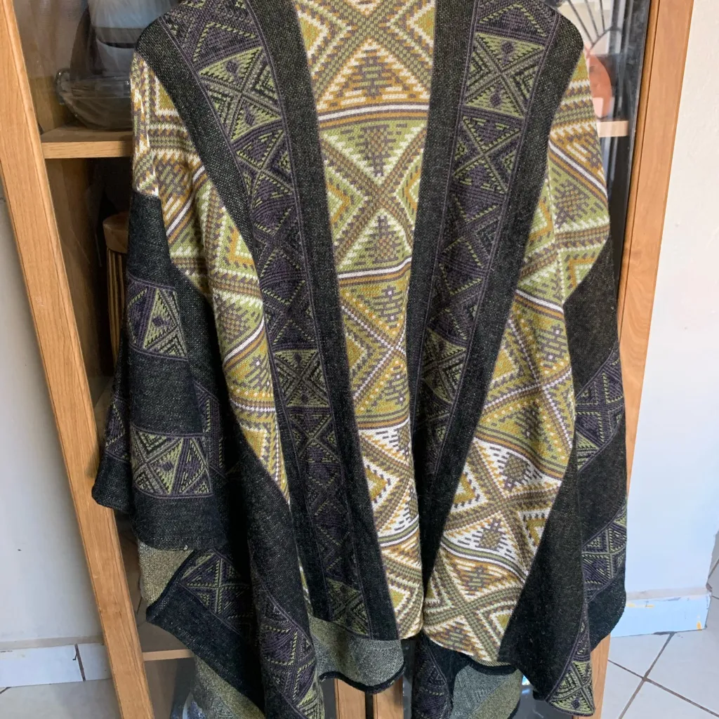 Sol Alpaca aztec wool poncho Black Size undefined - Image 6