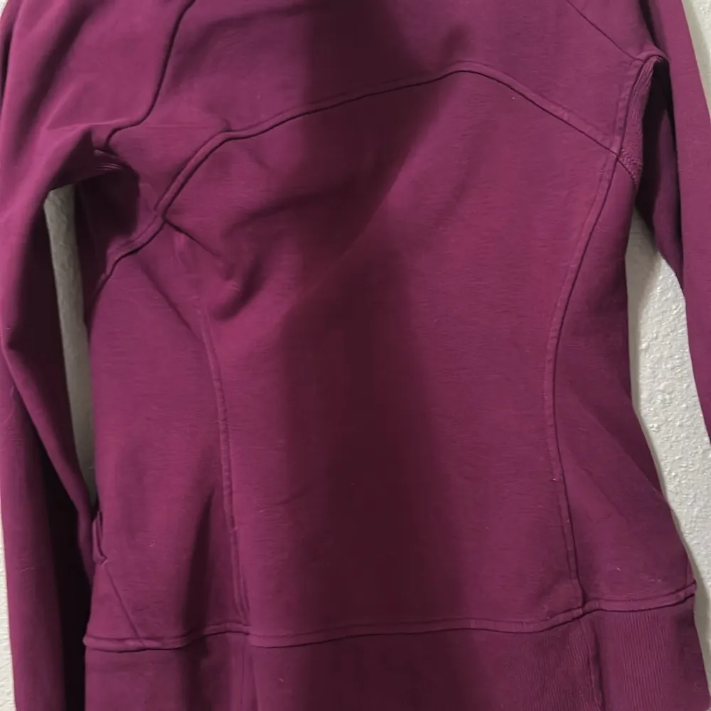 Athleta Triumph Hoodie in Color Velvet Plum! Like new wore two times for a trip - Image 8
