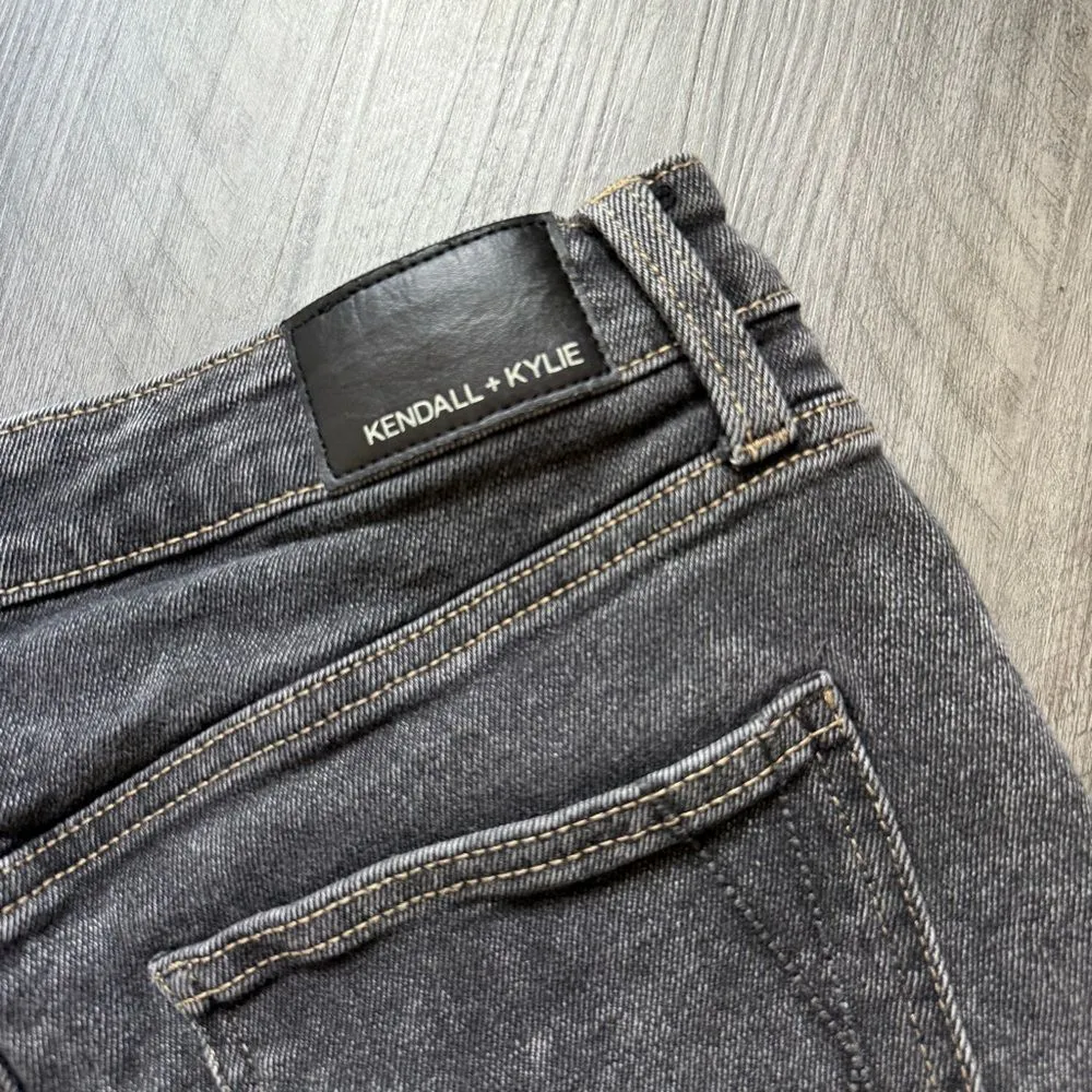 Kendall & Kylie High Rise Drifter Shorts Black Acid Wash - Image 10