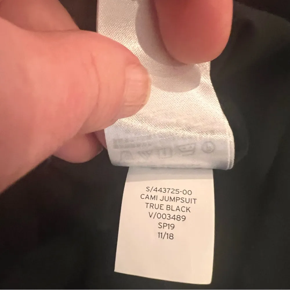 GAP Black Jumpsuit Elegant Versatile Design - Image 7