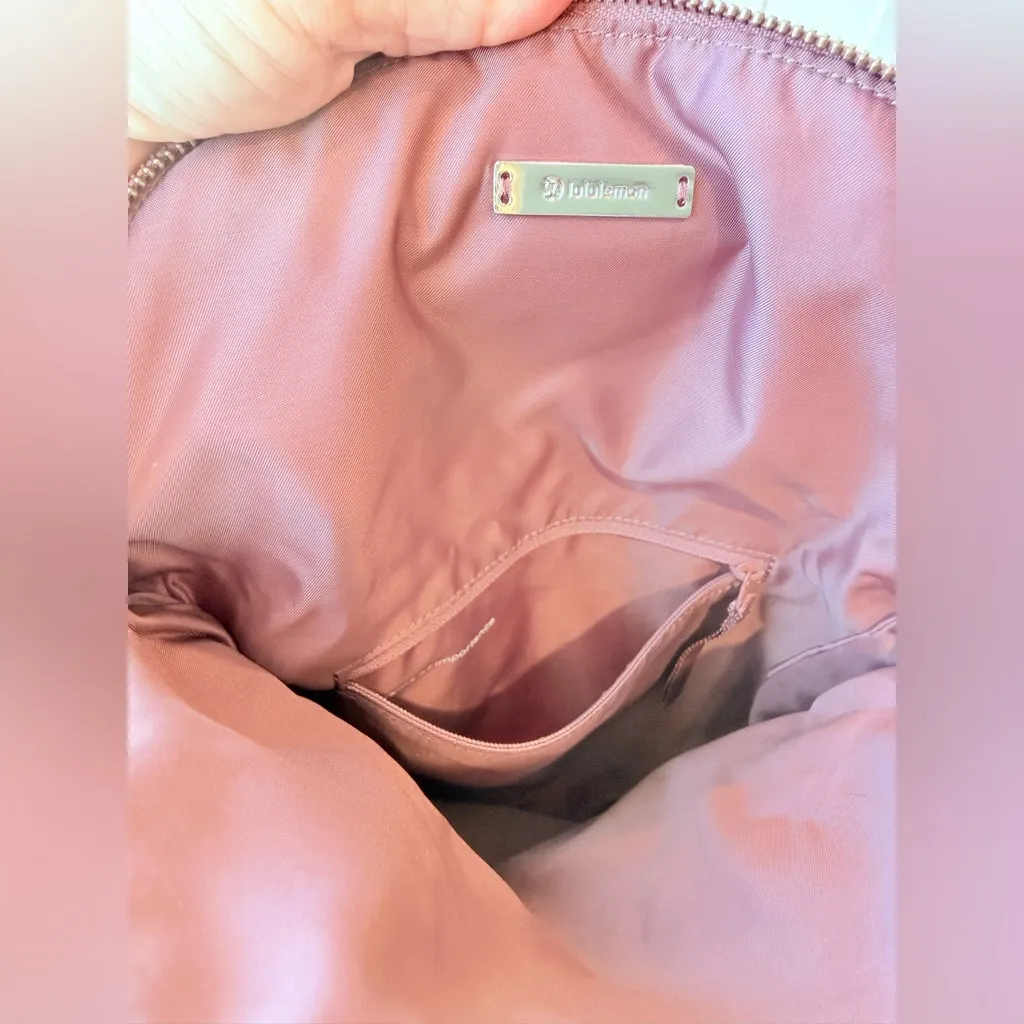 Lululemon All Night Festival Bag Vol 5 L
in Spiced Chai - Image 8