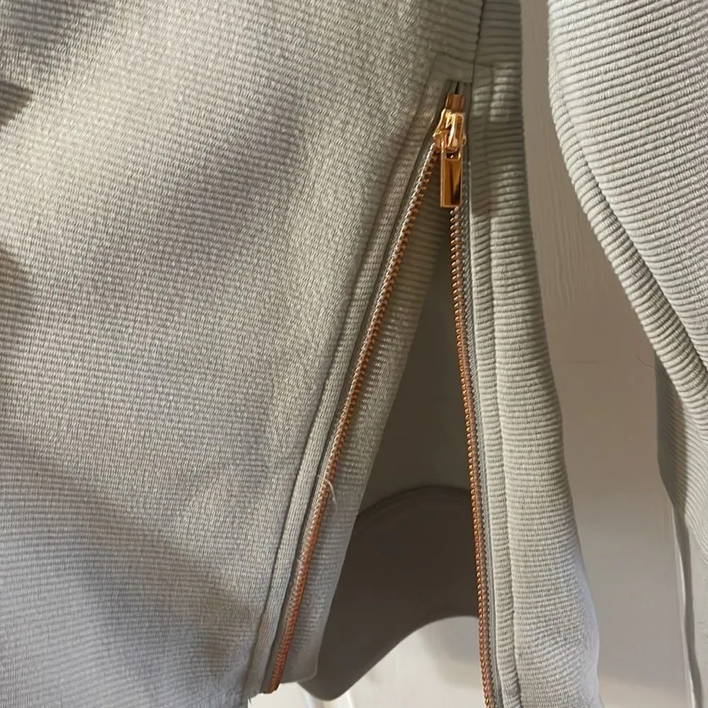 The Limited Limitless by ‎ ribbed sweatshirt size S - Image 5