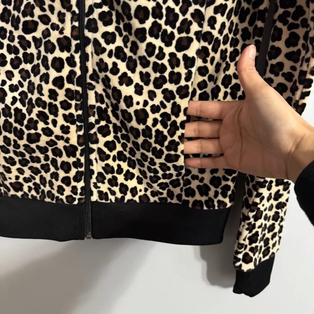 Juicy Couture Velour Leopard Hoodie Jacket Size XS - Image 4