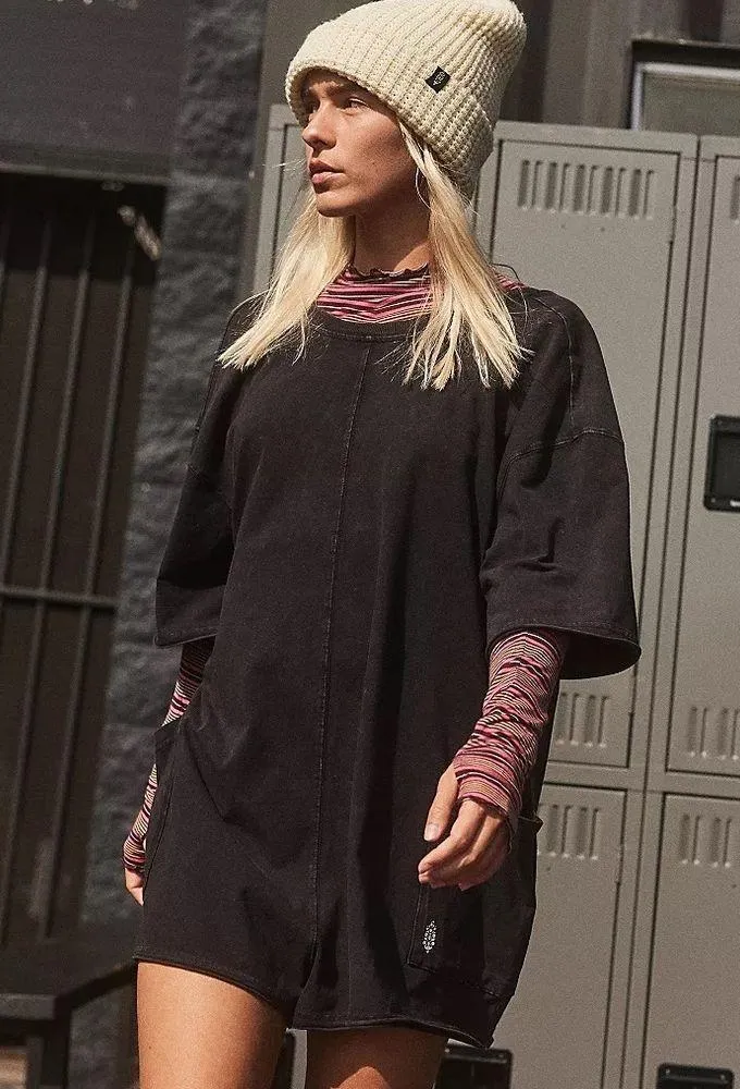 NEW! $60 FREE PEOPLE Movement Size M HOT SHOT TEE ROMPER ONESIE Washed Black - Image 4