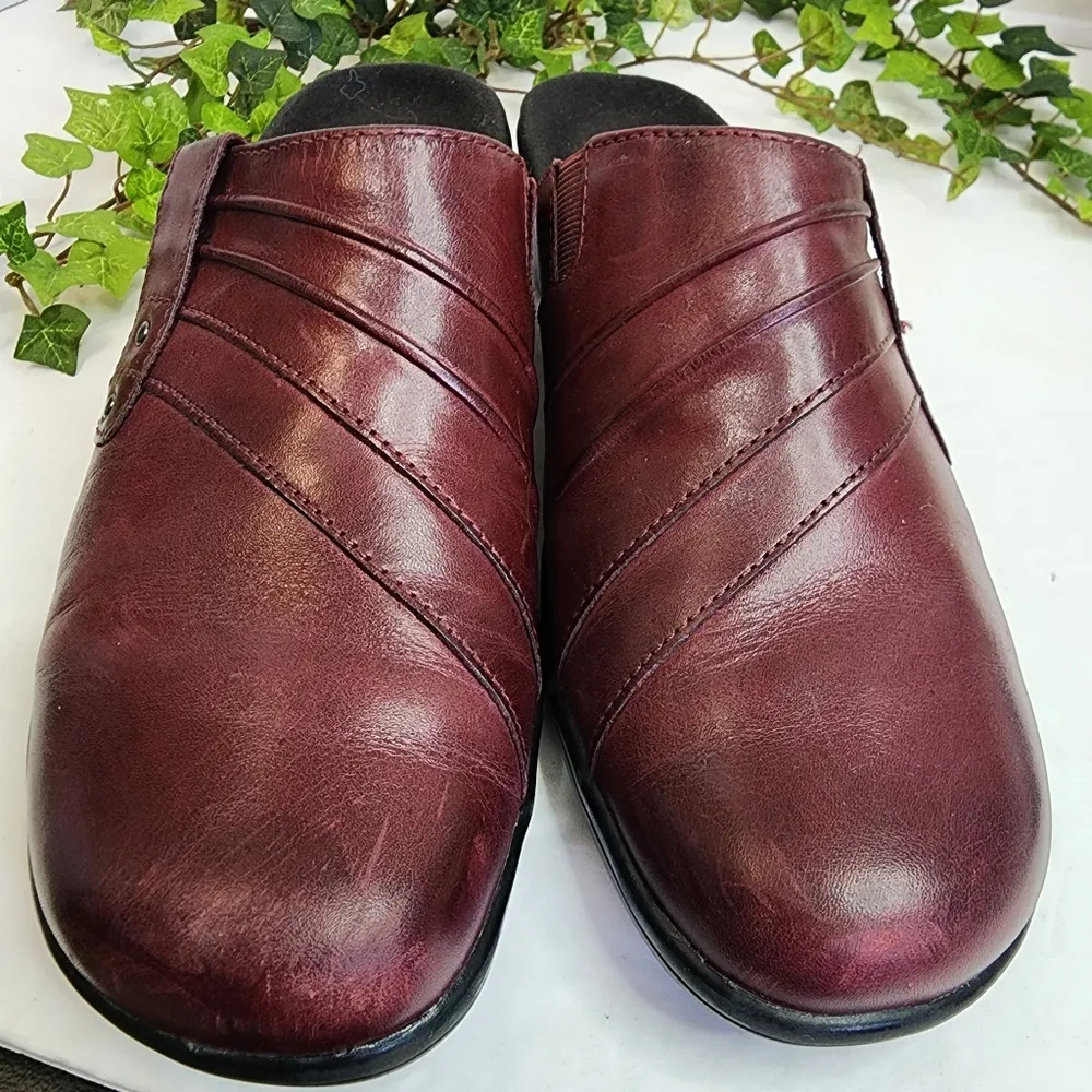 Clarks Burgundy Prairie Flower Leather Mulers Slides Clogs Shoes - Image 3