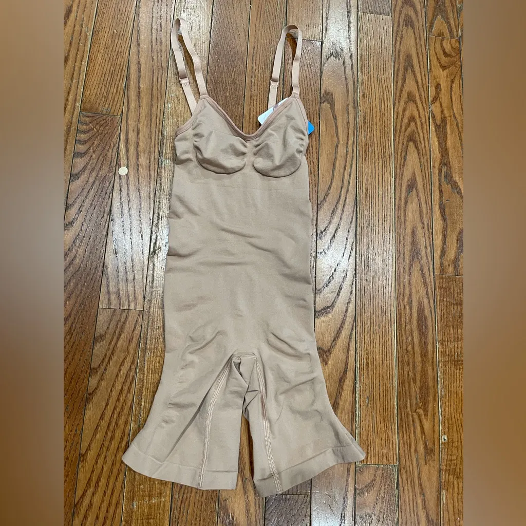 Elegant Tan Women's One - Image 9