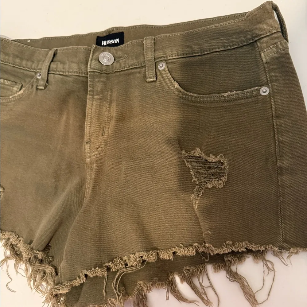 Hudson Denim Kenzie Cut Off Distressed Jean Shorts Olive Army Green size 29 - Image 4