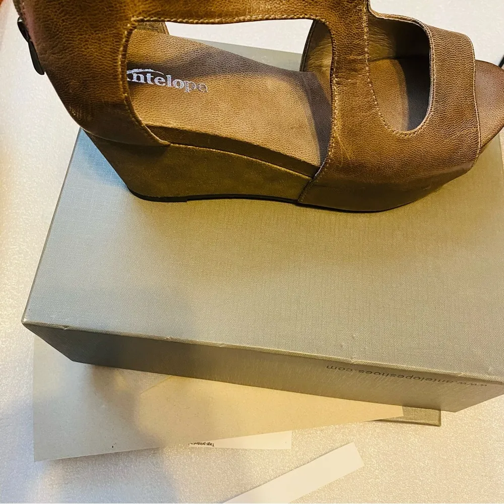 gray size 9 shoes zipper in back - Image 9