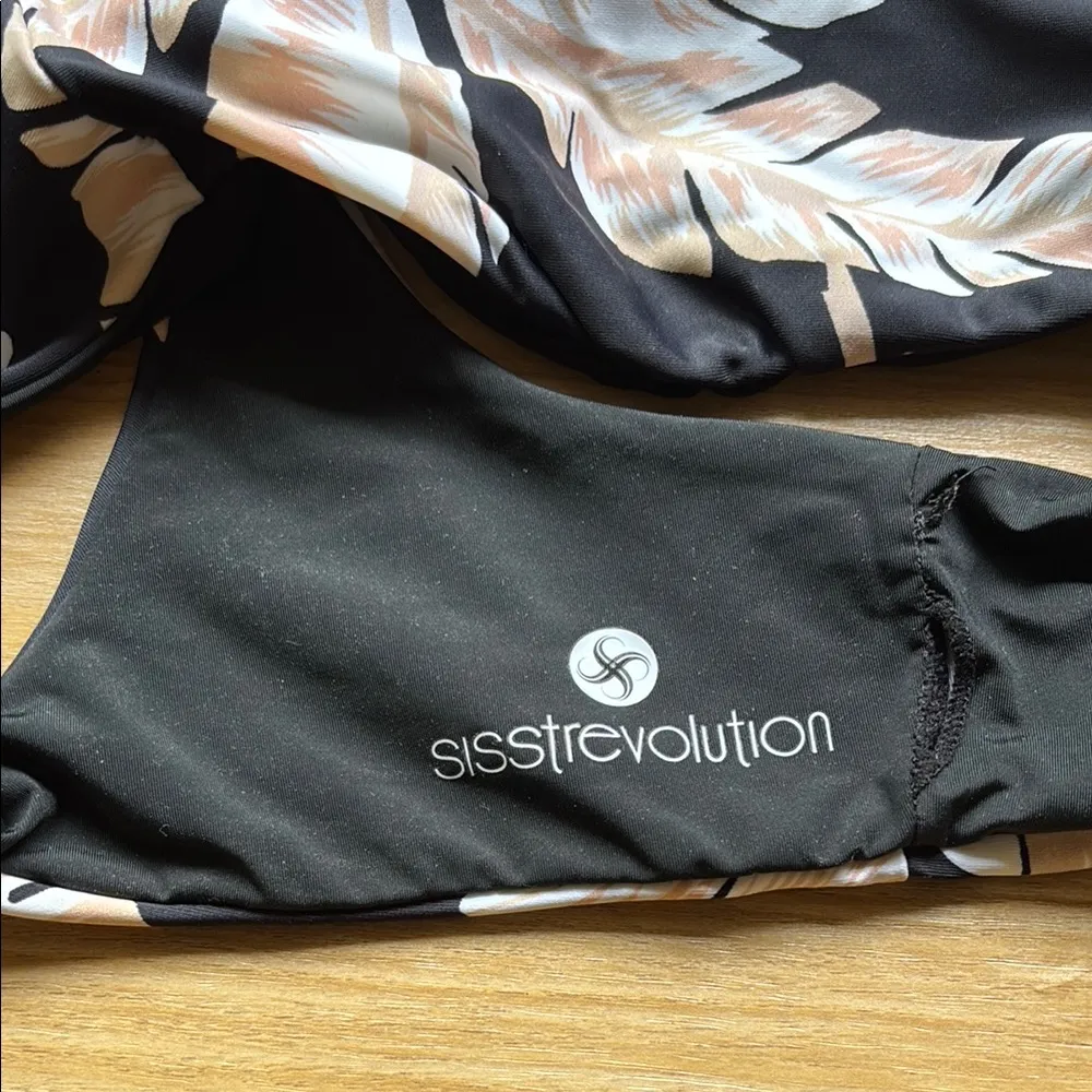 Sisstrevolution Tropical Print Bikini Top Black - Image 2