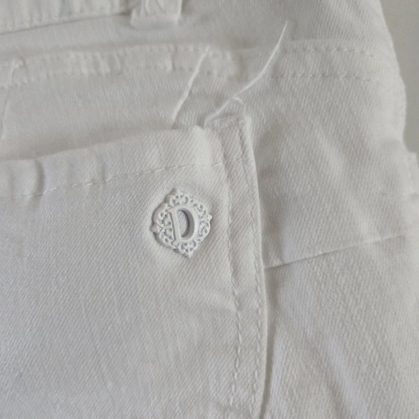 Democracy Ab solution White Denim Bermuda Jean Shorts Women Sz 6 Casual Stretchy - Image 4