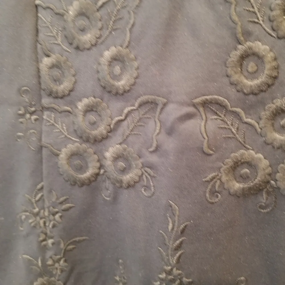 {6} Brooks Brothers Embroidered Floral Shift Dress Deep Navy - Image 8