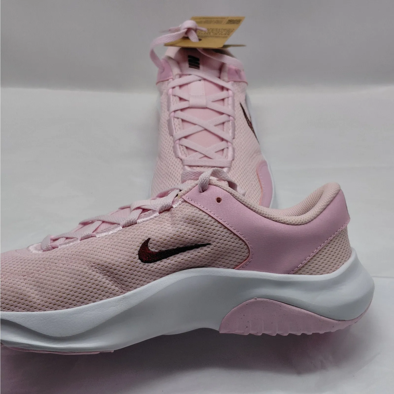 Nike Legend Essentials 3 Athletic Sneakers Women's 12 Pink Activewear Workout - Image 8