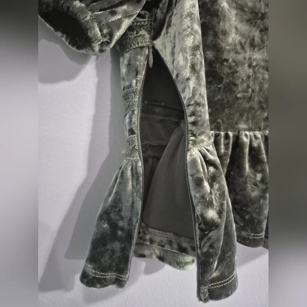 Forever 21 Babydoll Y2K edgy romantic girly core coquette Crush Velvet Top Small - Image 5