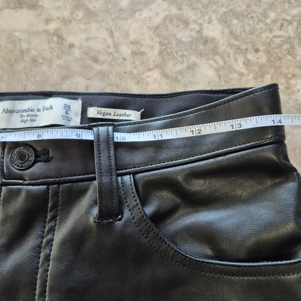 Abercomie & Fitch Vegan Leather Curve Love Skinny High Rise - Image 8