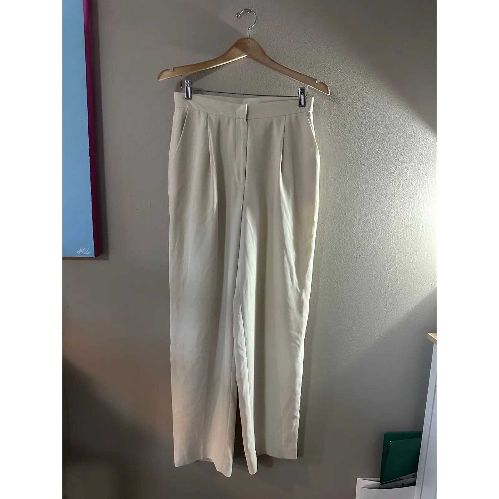 Jones Wear Cream Pleated Front Pants Size 10 - Image 4
