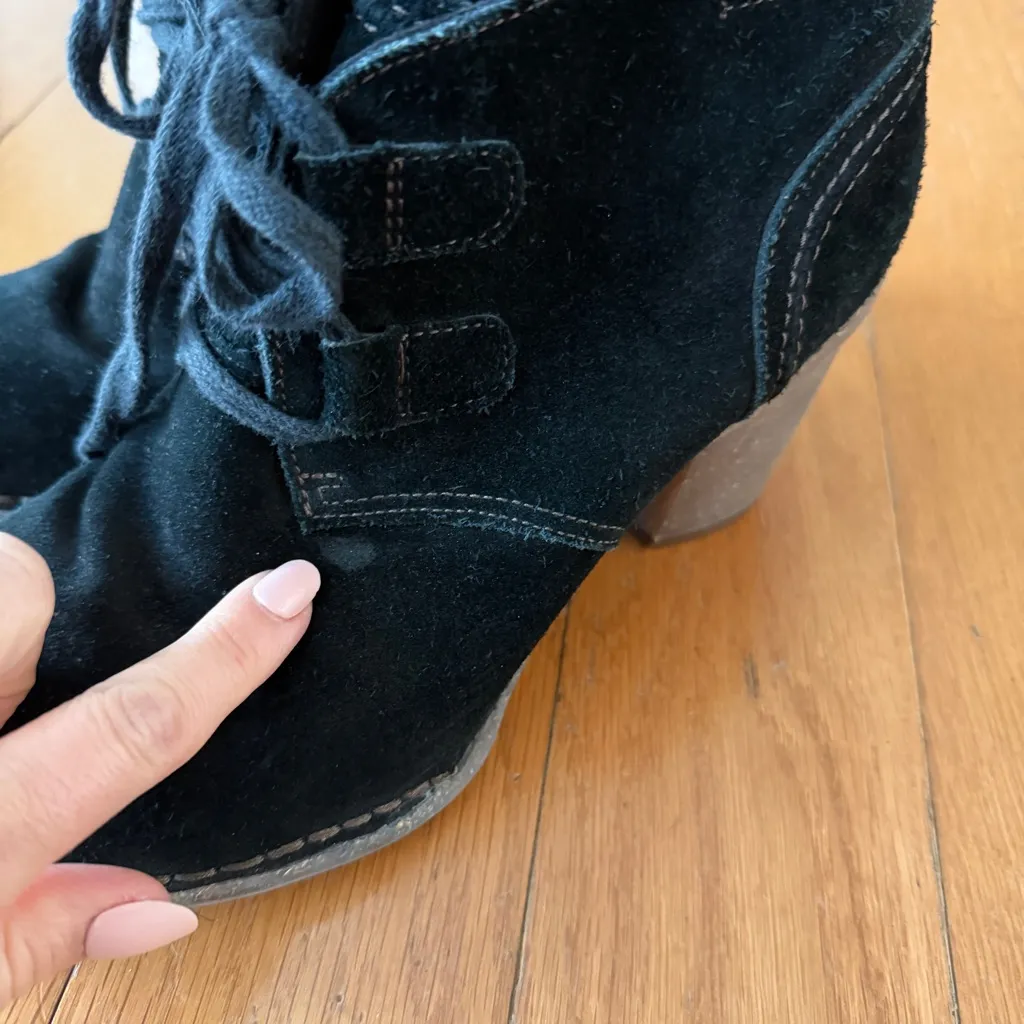 Clarks Carleta Lyon Ankle Lace Up Boots Women’s Size 8.5 Black Suede Leather - Image 13