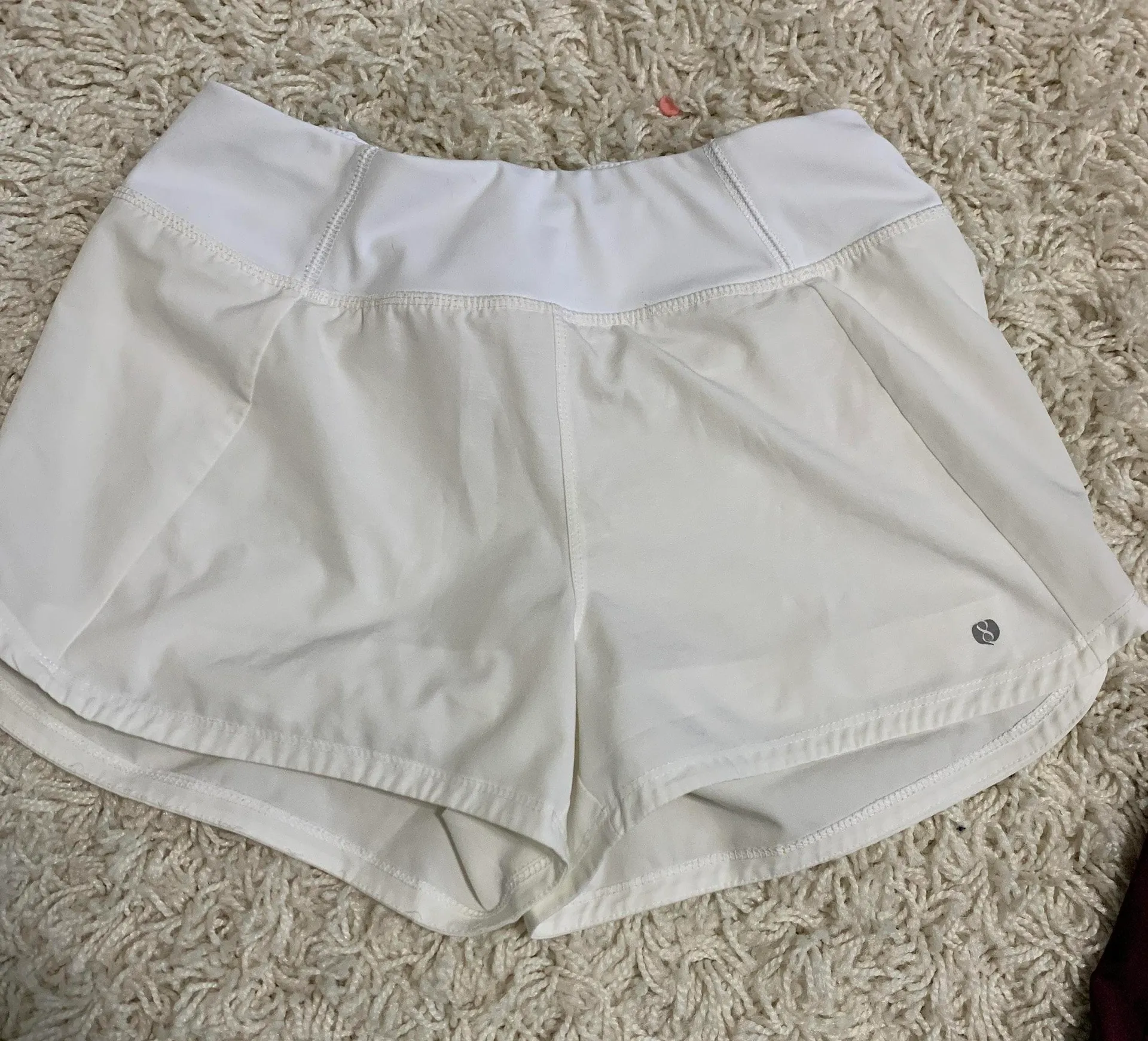 White Lulu Dupes Size XS - Image 2