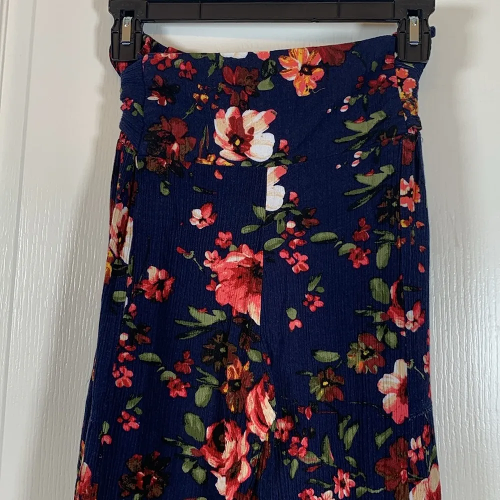 The BluIvy Blu Ivy Navy Blue Floral Wide Leg Pants Size Small EUC #VEG - Image 5