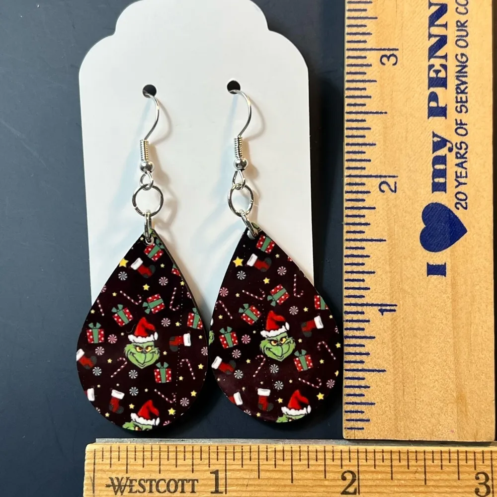 Christmas Teardrop Dangle Pierced Earrings New - Image 3
