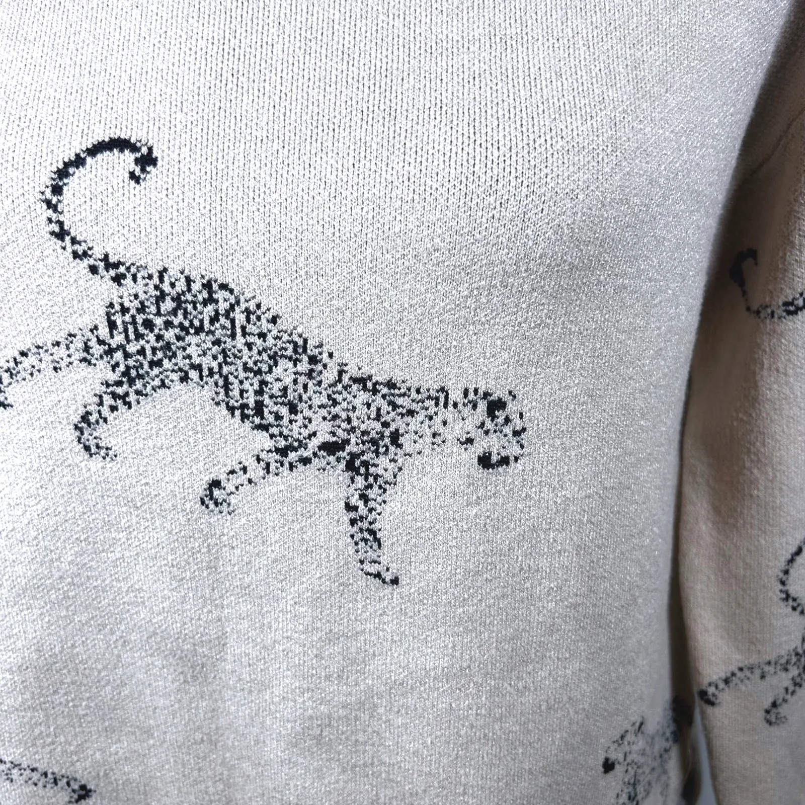 Leopard Print Sweater‎ Crewneck Pullover Animal Print Viscose Size Small Classic - Image 2