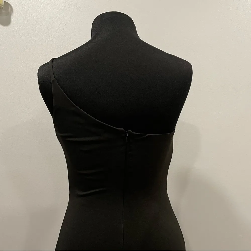 La Femme 28176 Black One Sleeve Gown 8 - Image 3