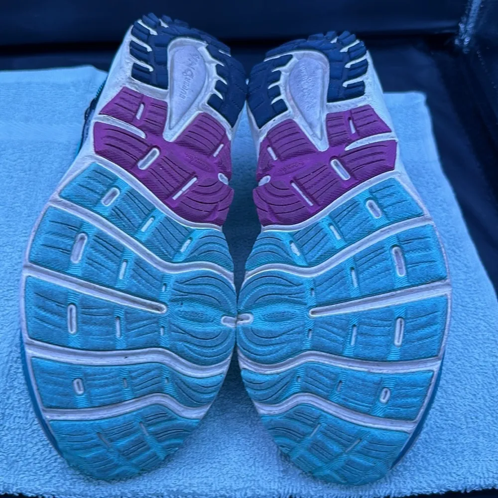 Brooks ascend 4 guiderails - Image 5