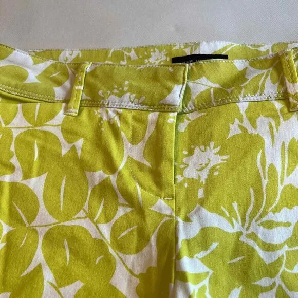The Limited‎ Floral Print Shorts Casual Summer Cute Green White Size 4 - Image 7