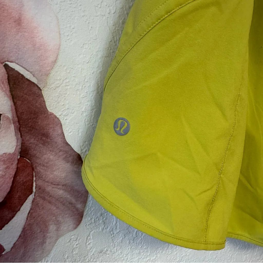 Lululemon Green Yellow Running Shorts Size 8 - Image 3