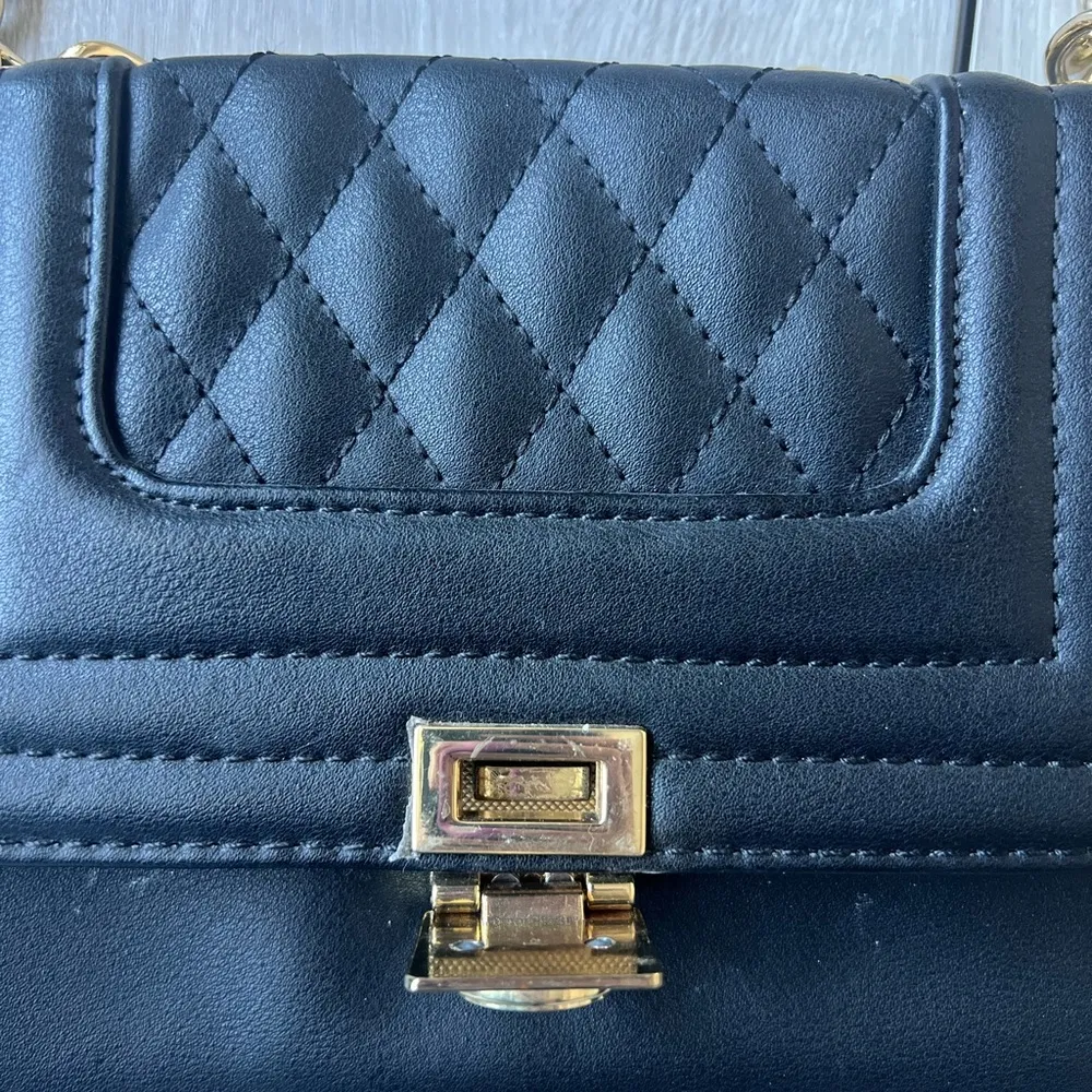 Christian LaCroix Black Quilted Handbag Gold Chain Shoulder strap - Image 8