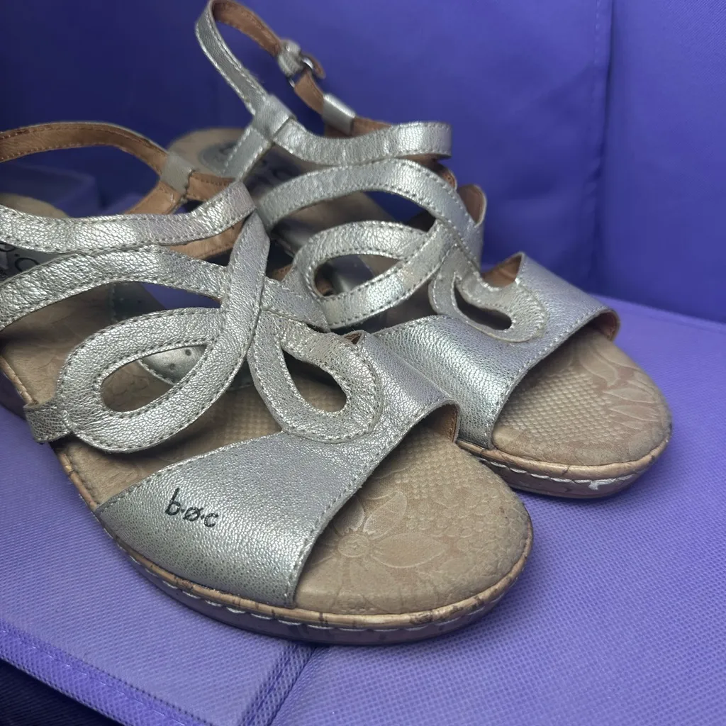 B.O.C. Born Wedge Leather Sandals Cream Cork Gold Metallic Platform Shoes 9M Size 9 - Image 2