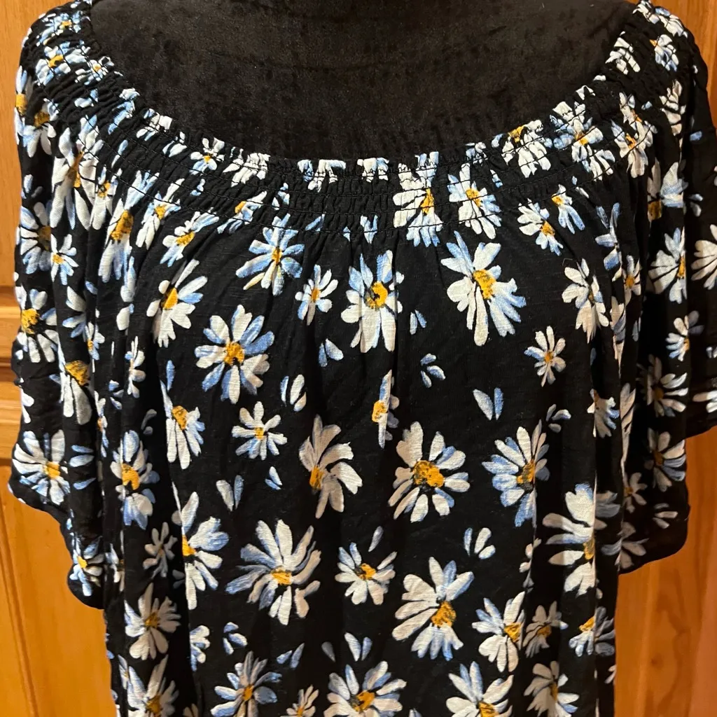 American‎ Rag Daisy Print Off-the-Shoulder Smocked Peasant Rayon Blouse Size 1X - Image 2