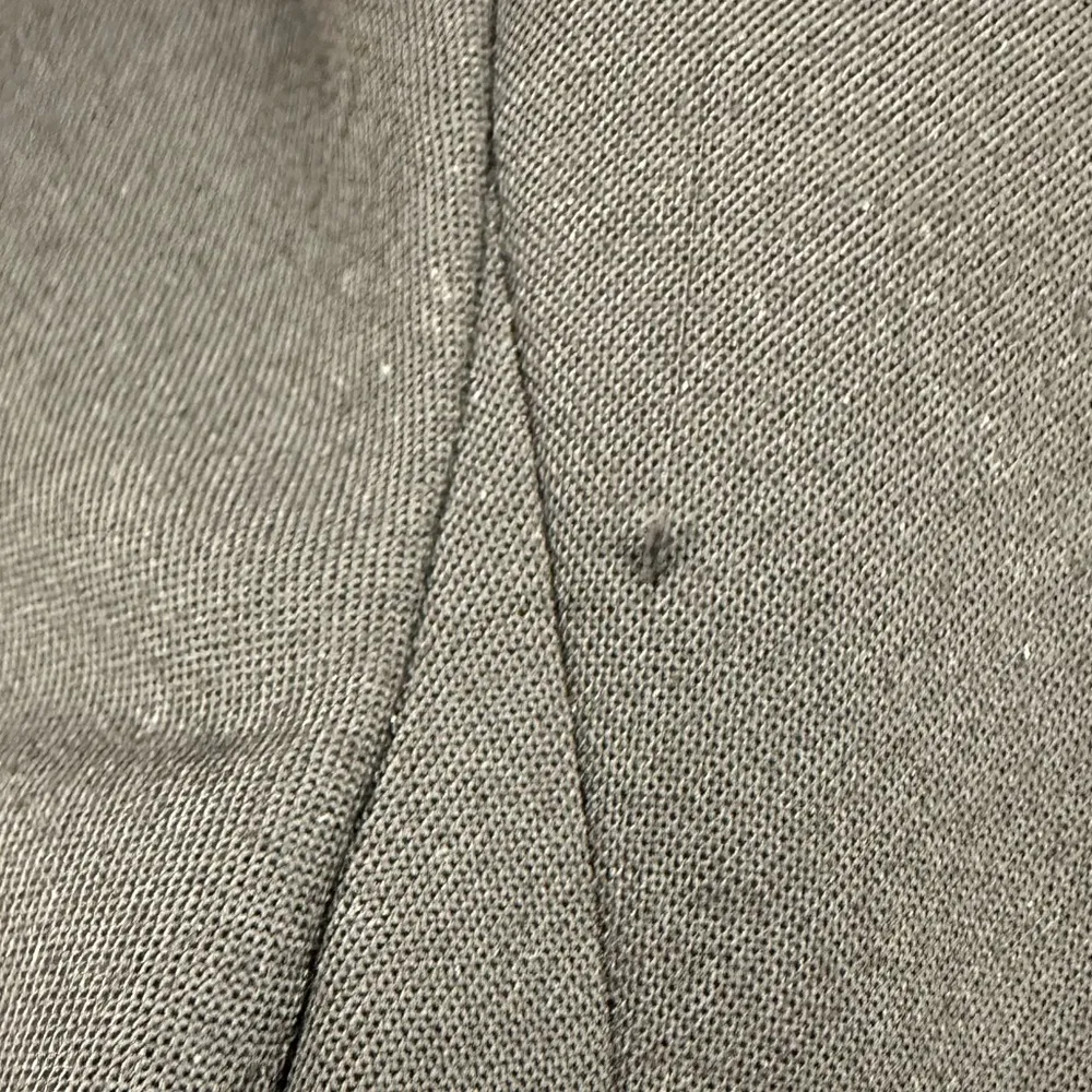 Gap women’s classic black blazer - size 10 - Image 3