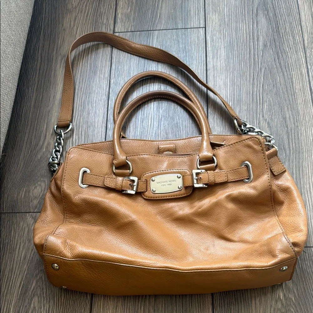 Michael Kors XL Hamilton Crossbody satchel Handbag tan pebble Leather chain - Image 2