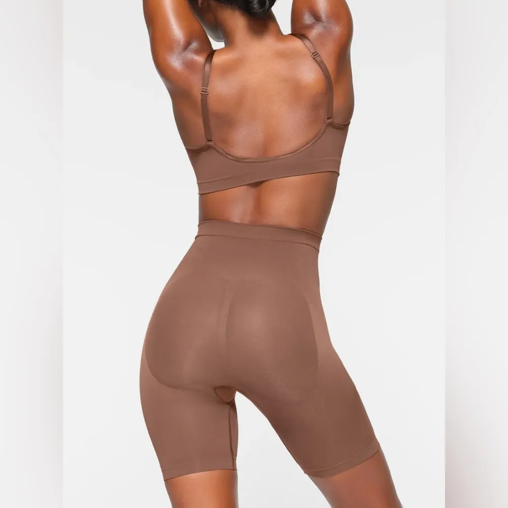 NWOT Skims Sculpting Shorts Size S Jasper Color - Image 2