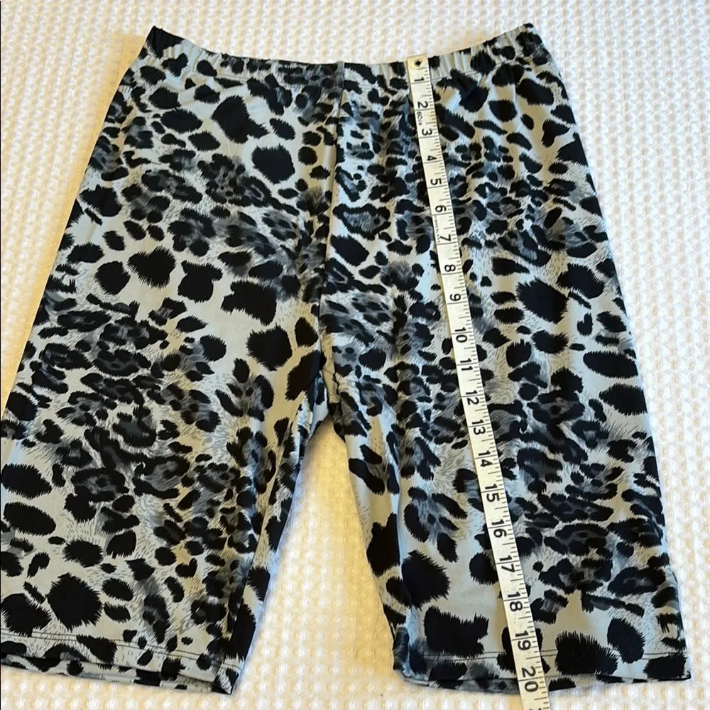 NEW! Leopard Print Women’s Bike Shorts Size X - Image 6