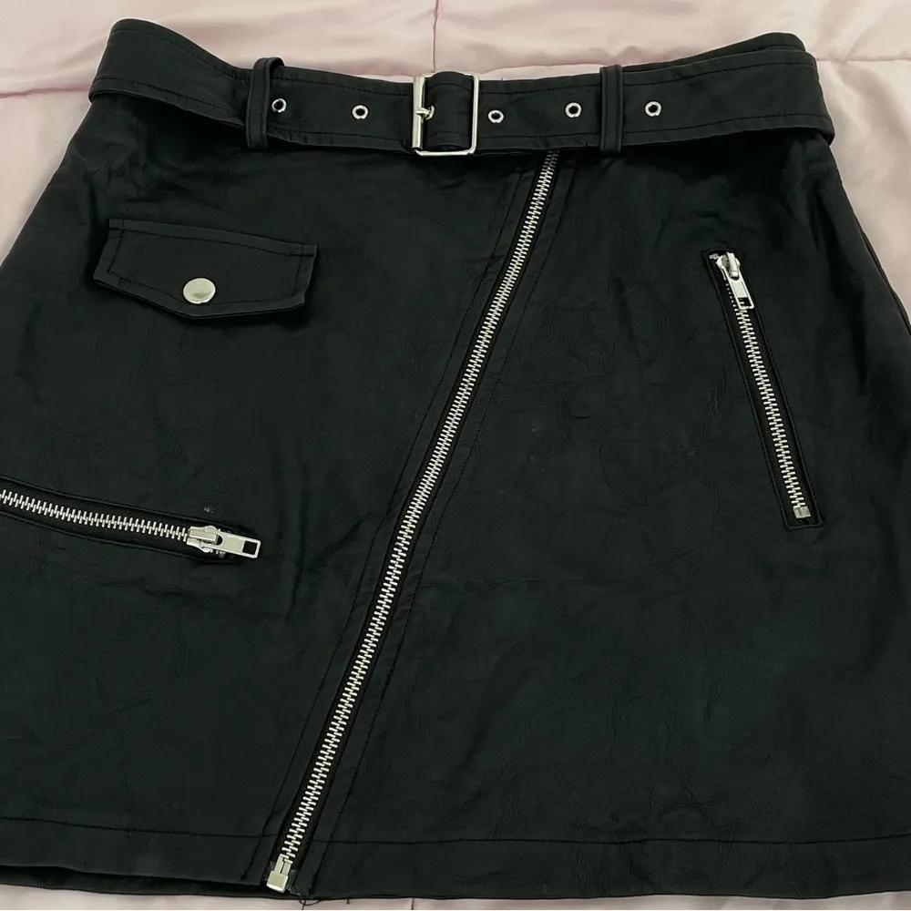 LF Seek The Label black vegan leather Moto biker asymmetrical zip mini skirt S - Image 7