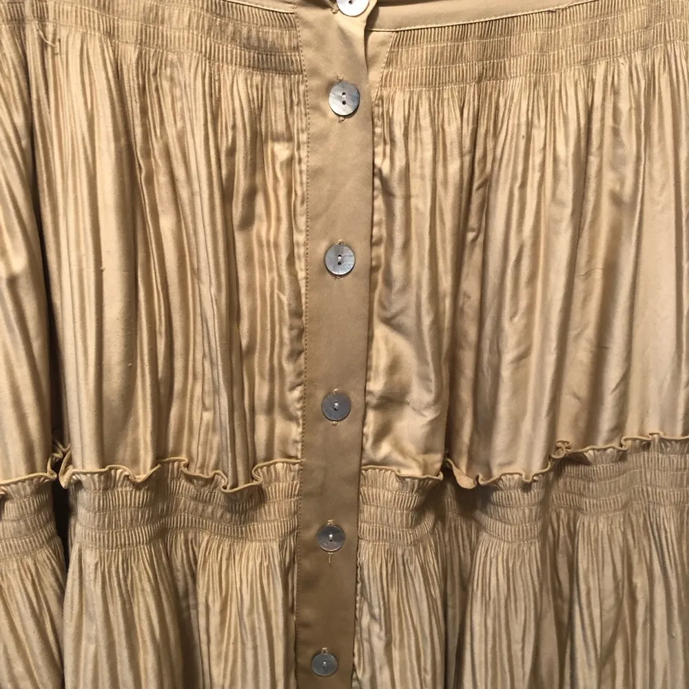 Gold Tiered Maxi Broom Skirt Sz. M Buttin Front Silky Feel - Image 4