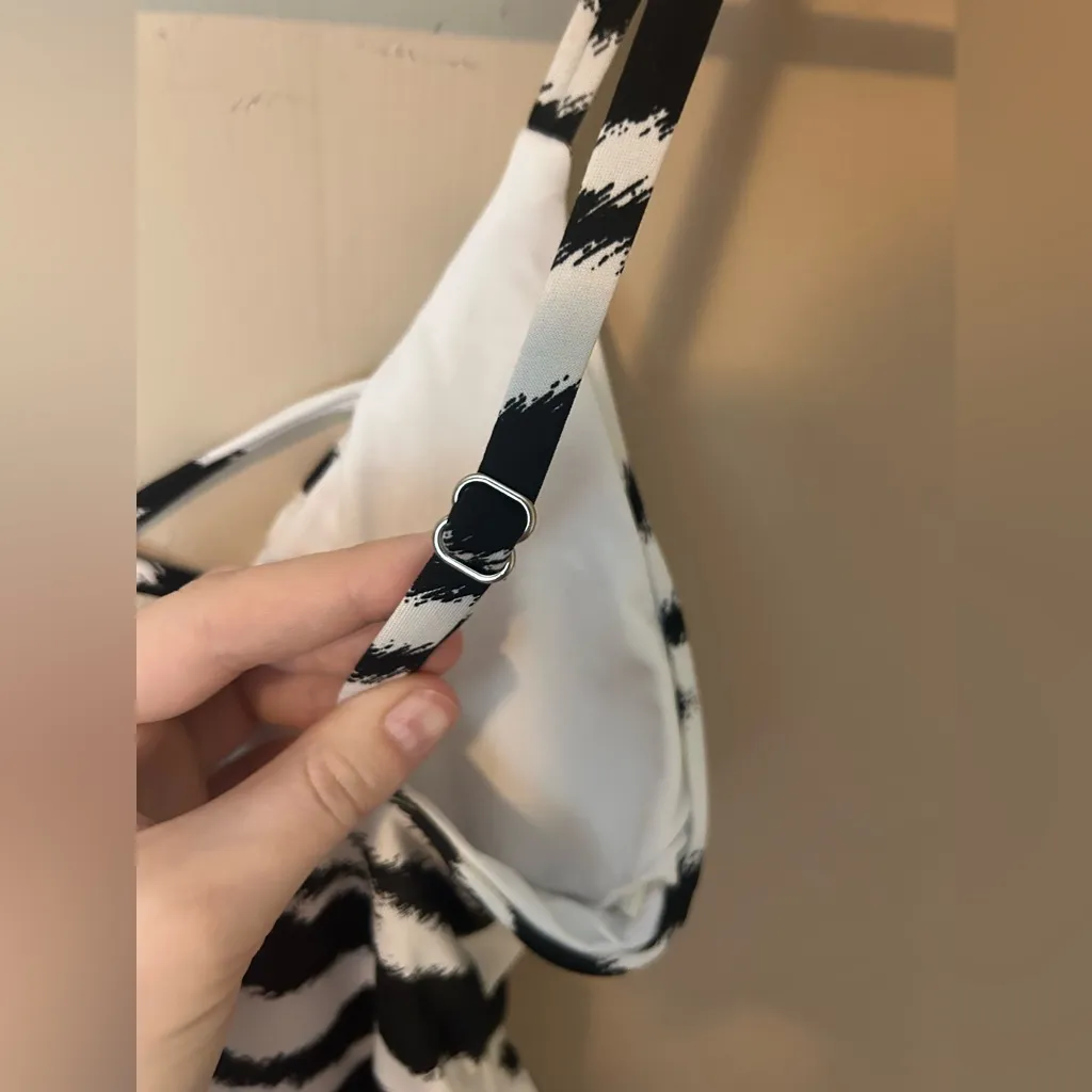 NWT Dippin’ Daisy’s One Bliss Zebra Print One Piece Bathing Suit Size XS - Image 8