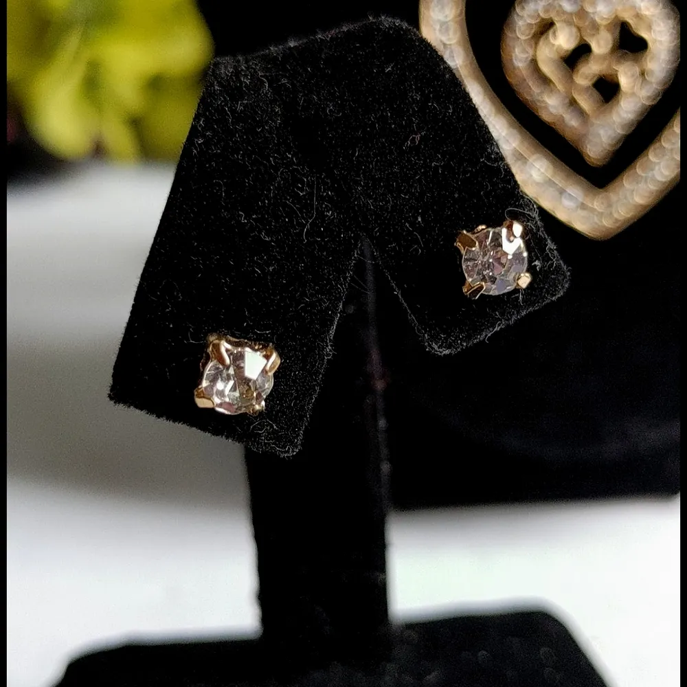 Gold Double Heart Crystal Pendant Necklace Set - Image 4